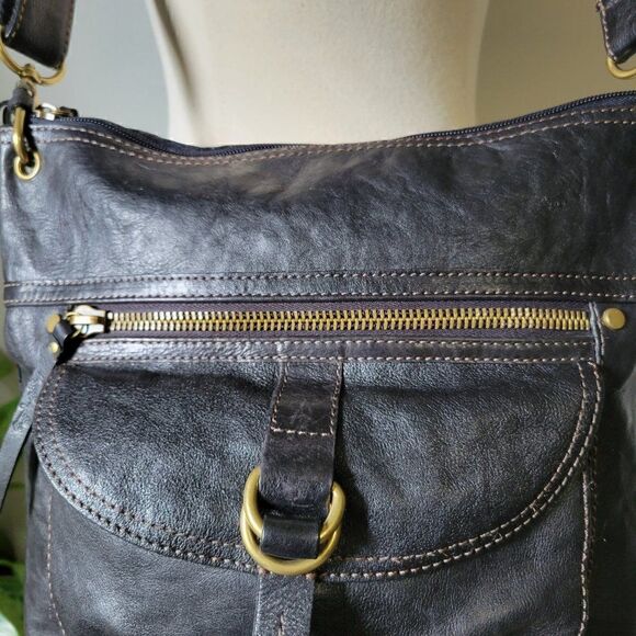 EUC FOSSIL BLACK GENUINE LEATHER SLING BAG MEDIUM - Picture 7 of 16